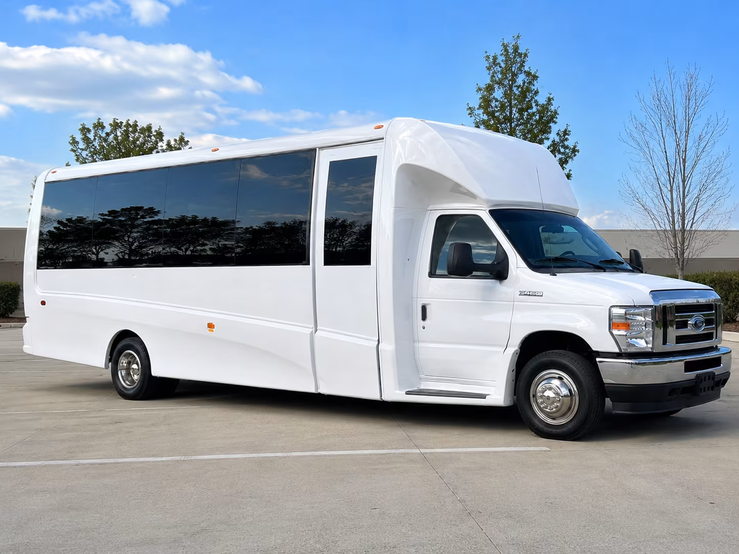 corporate airport transfer buses between union city and oak or sfo