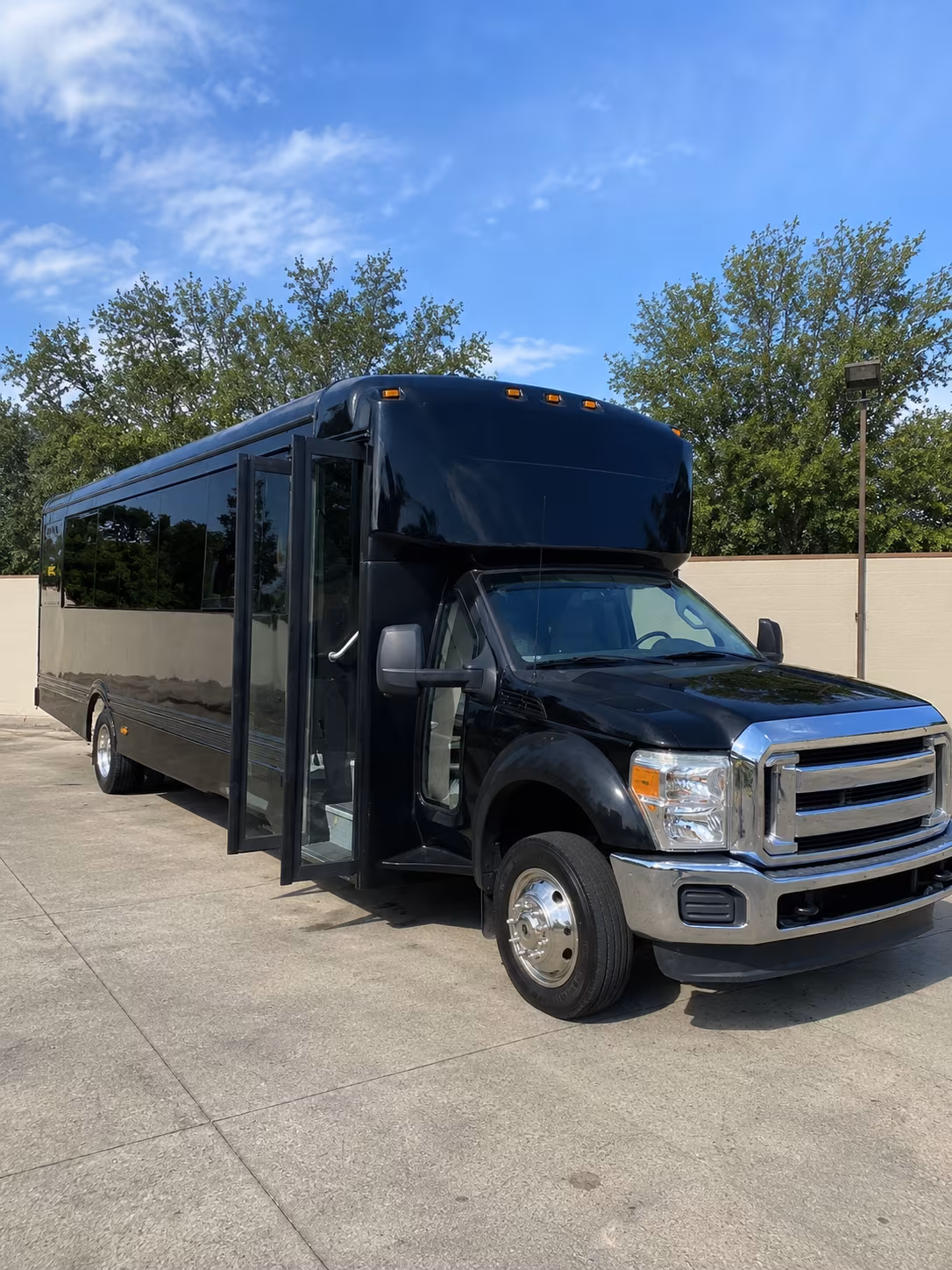union city 20 passenger party bus